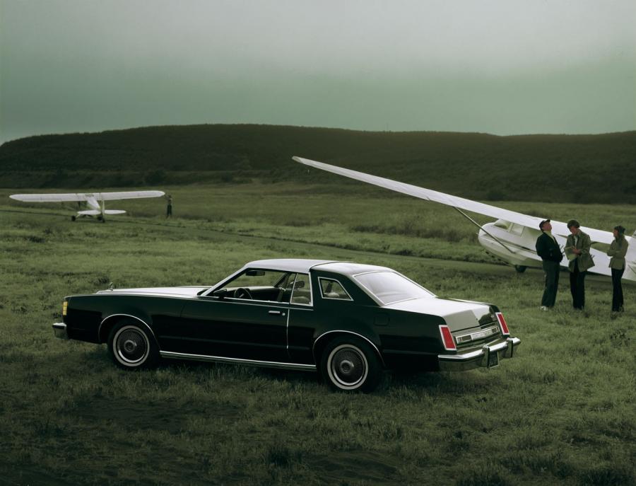  Ford LTD II Coupe 1977 года  (фото 11 из 17)